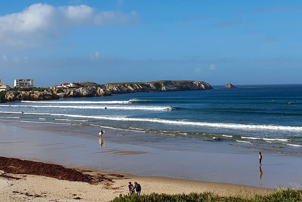 Perfect mellow waves at Prainha in Peniche