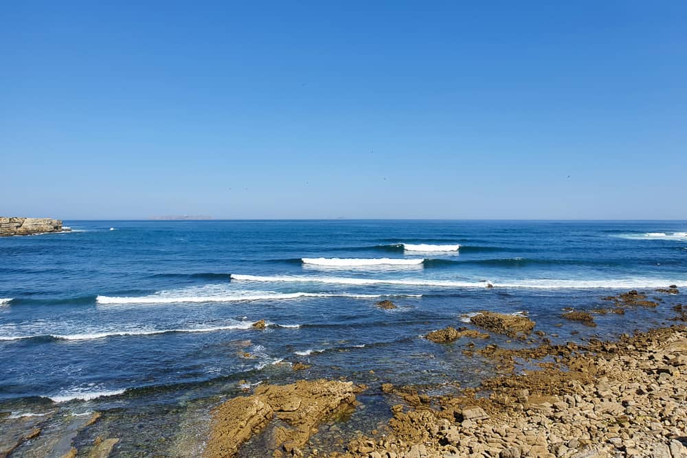 Fun surf conditions at the surf spot Papôa in Peniche